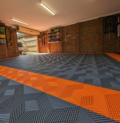 Square Plastic Garage Floor Tile Interlocking Garage Floor Mats Water Resistance