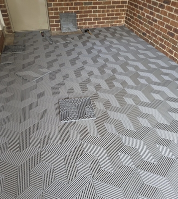 Anti Aging Modular Garage Flooring With Polyurethane Topcoat
